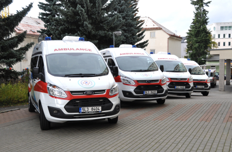 Čtyři nové sanity rozšíří vozový park nemocniční dopravy KNL, a.s. 